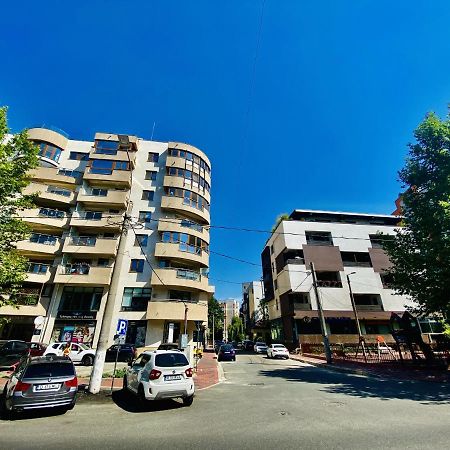 New City Studios With Balcony Bukares Bagian luar foto
