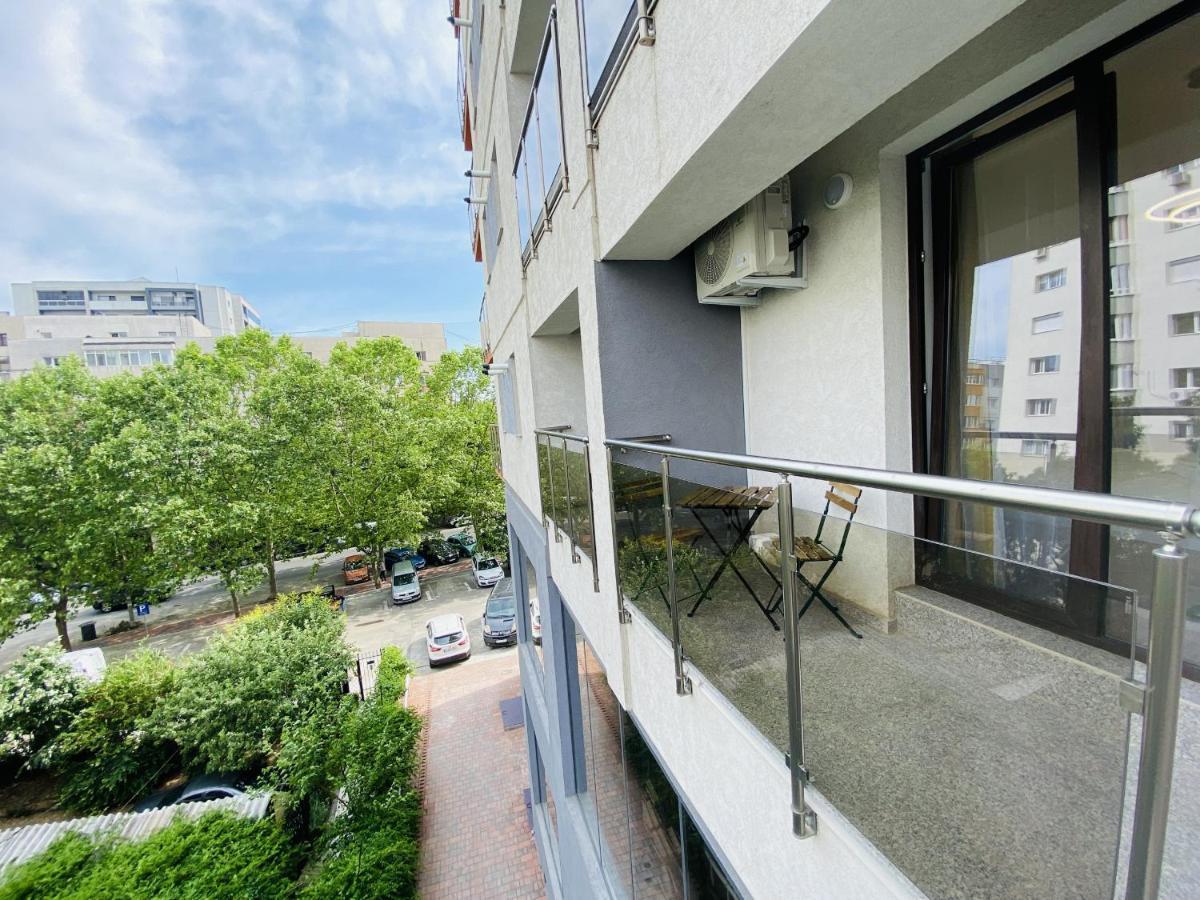 New City Studios With Balcony Bukares Bagian luar foto